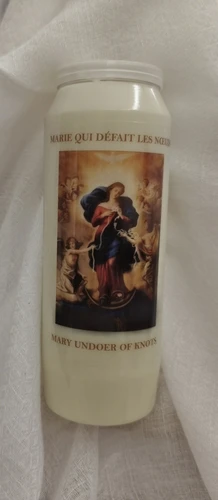 Marie qui défait les nœuds